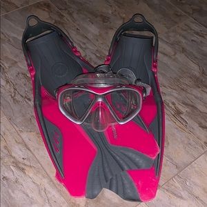 Scuba Flippers and Goggle Set